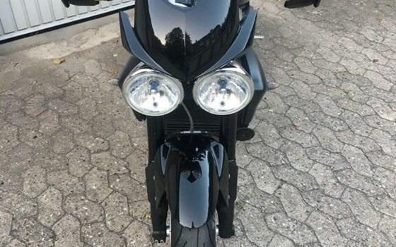 Gebrauchtmotorrad Triumph Speed Triple 1050 - Bild 8 Gebrauchtmotorrad Triumph Speed Triple 1050 - Bild 8