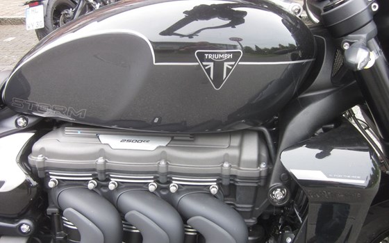 Gebrauchtmotorrad Triumph Rocket 3 Storm R - Bild 14