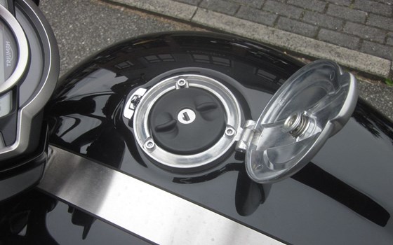 Gebrauchtmotorrad Triumph Rocket 3 Storm R - Bild 20