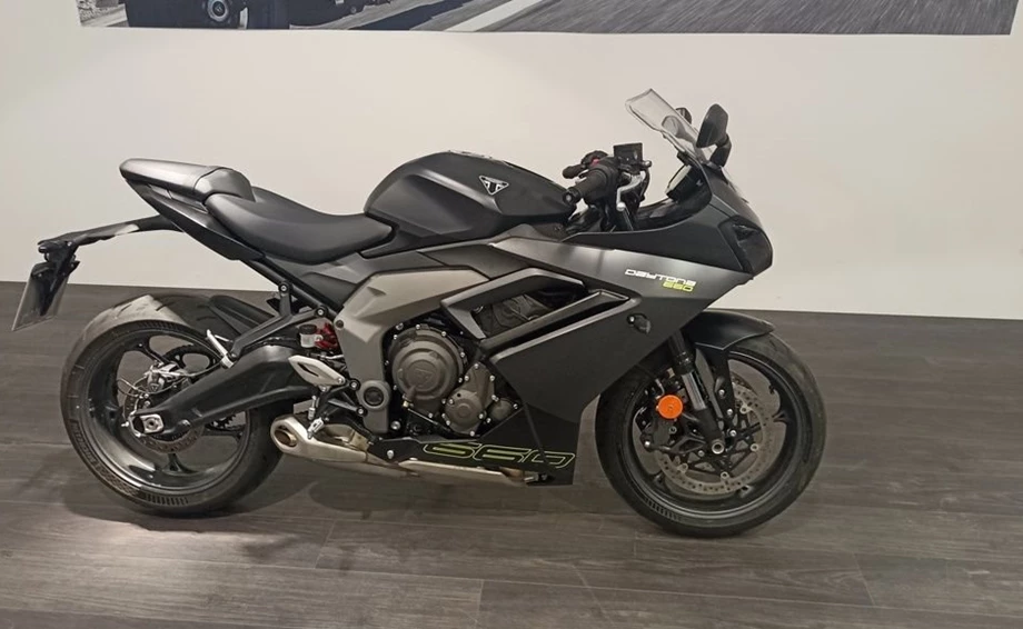 Angebot Triumph Daytona 660 Bild 3: Angebot Triumph Daytona 660