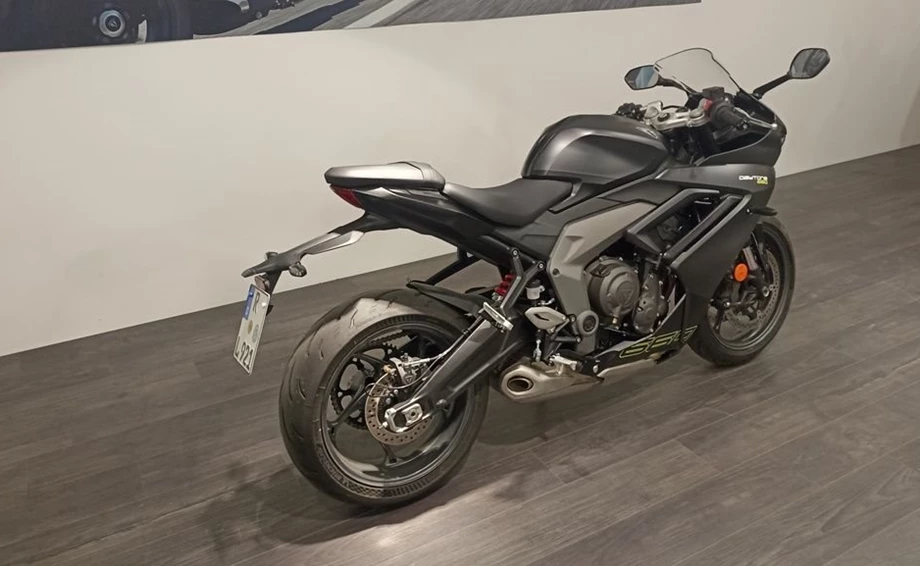 Angebot Triumph Daytona 660 Bild 4: Angebot Triumph Daytona 660