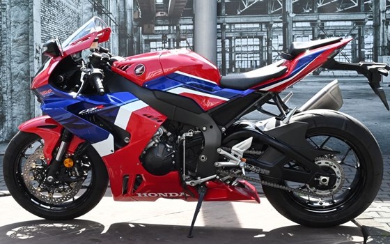 Gebrauchtmotorrad Honda CBR1000RR-R Fireblade - Bild 7