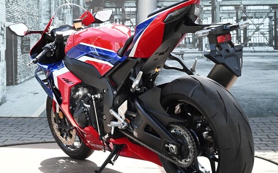 Gebrauchtmotorrad Honda CBR1000RR-R Fireblade - Bild 8