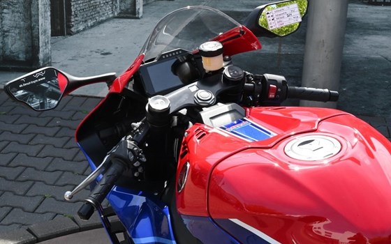 Gebrauchtmotorrad Honda CBR1000RR-R Fireblade - Bild 9