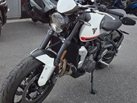 Gebrauchtmotorrad Triumph Trident 660