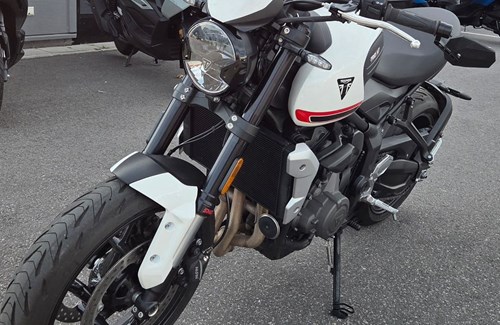 Gebrauchtmotorrad Triumph Trident 660