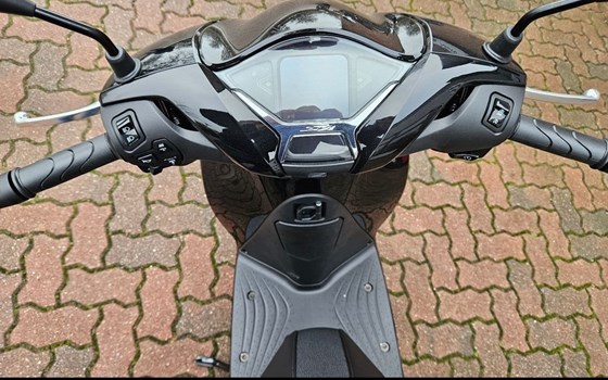 Gebrauchtmotorrad Honda SH125i - Bild 8