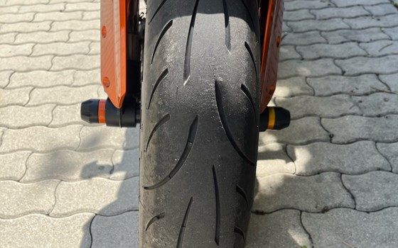 Gebrauchtmotorrad KTM 1290 Super Duke R - Bild 8 Gebrauchtmotorrad KTM 1290 Super Duke R - Bild 8