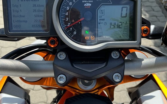 Gebrauchtmotorrad KTM 1290 Super Duke R - Bild 4 Gebrauchtmotorrad KTM 1290 Super Duke R - Bild 4
