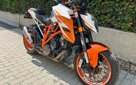 Gebrauchtmotorrad KTM 1290 Super Duke R - Bild 3 Gebrauchtmotorrad KTM 1290 Super Duke R - Bild 3