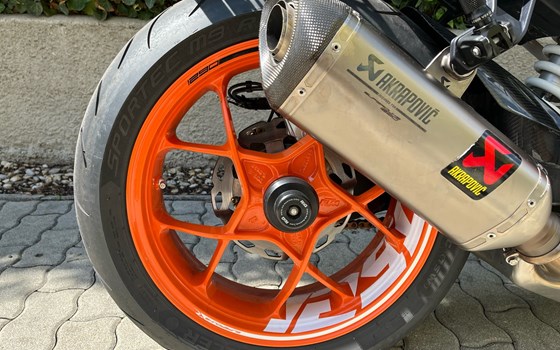 Gebrauchtmotorrad KTM 1290 Super Duke R - Bild 11 Gebrauchtmotorrad KTM 1290 Super Duke R - Bild 11