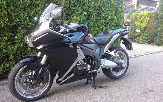 Gebrauchtmotorrad Honda VFR 1200 F - Bild 1