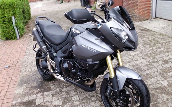 Gebrauchtmotorrad Triumph Tiger 1050 SE - Bild 1