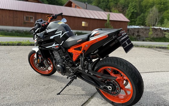 Gebrauchtmotorrad KTM 890 Duke GP - Bild 3