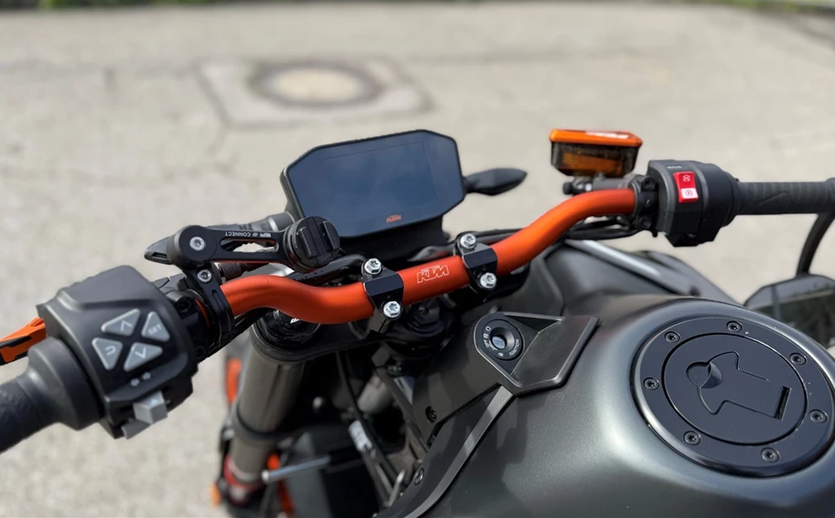 Offer KTM 890 Duke GP Bild 7: Offer KTM 890 Duke GP