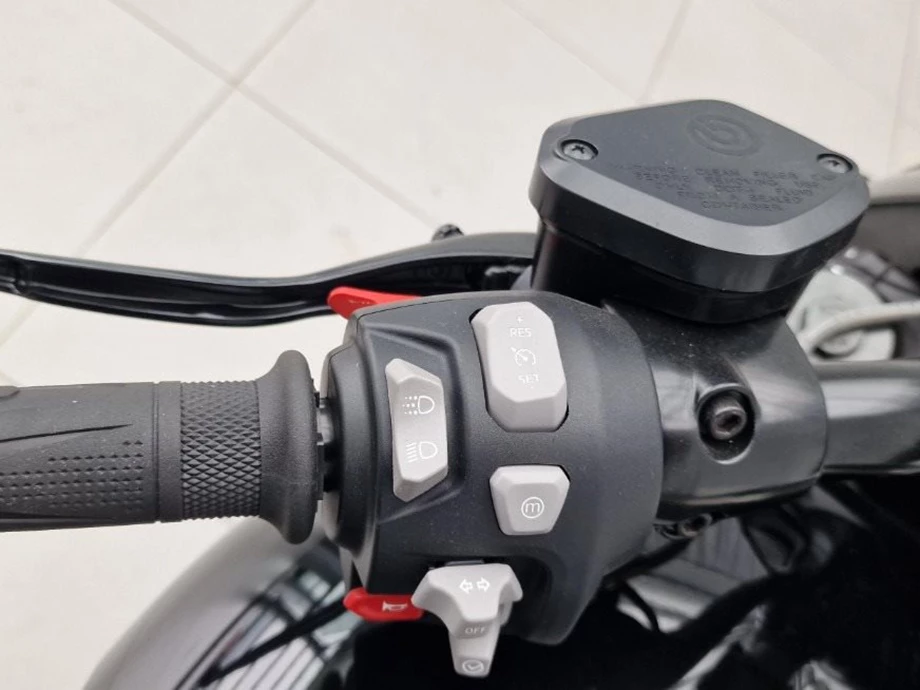 Angebot Triumph Rocket III Bild 8: Angebot Triumph Rocket III