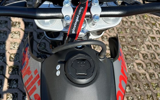 Gebrauchtmotorrad Aprilia SX 125 - Bild 4 Gebrauchtmotorrad Aprilia SX 125 - Bild 4