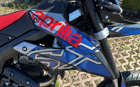 Gebrauchtmotorrad Aprilia SX 125 - Bild 7 Gebrauchtmotorrad Aprilia SX 125 - Bild 7