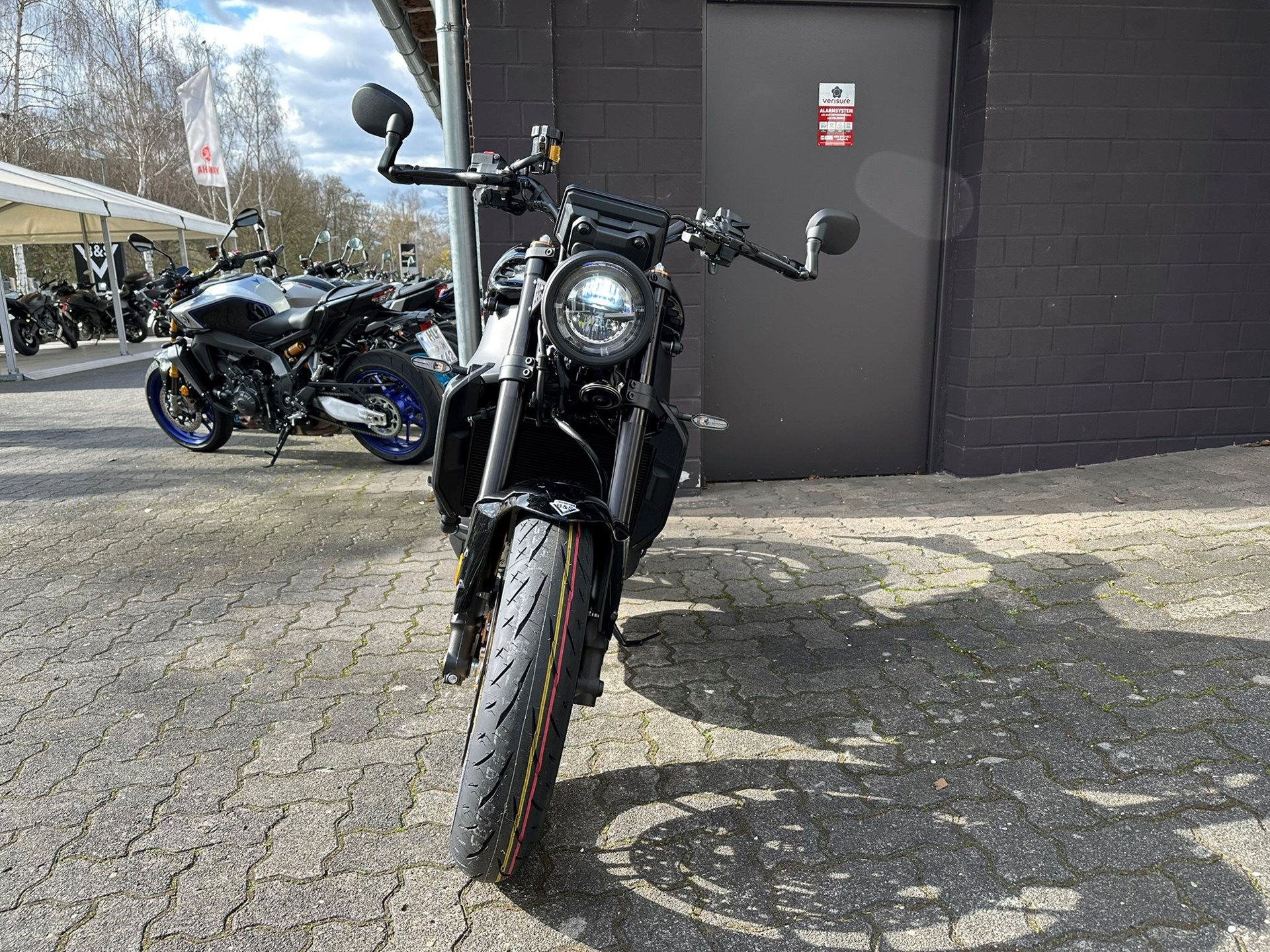 Yamaha XSR900