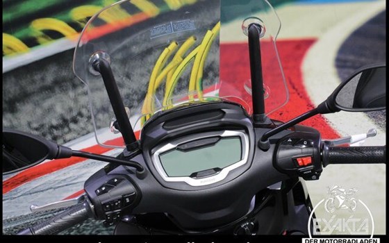 Neufahrzeug Piaggio Beverly 400 hpe - Bild 12