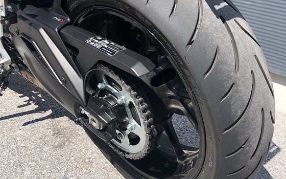 Gebrauchtmotorrad Suzuki GSX-8R - Bild 14 Gebrauchtmotorrad Suzuki GSX-8R - Bild 14