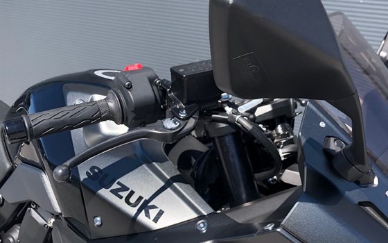 Gebrauchtmotorrad Suzuki GSX-8R - Bild 5 Gebrauchtmotorrad Suzuki GSX-8R - Bild 5