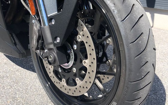 Gebrauchtmotorrad Suzuki GSX-8R - Bild 6 Gebrauchtmotorrad Suzuki GSX-8R - Bild 6