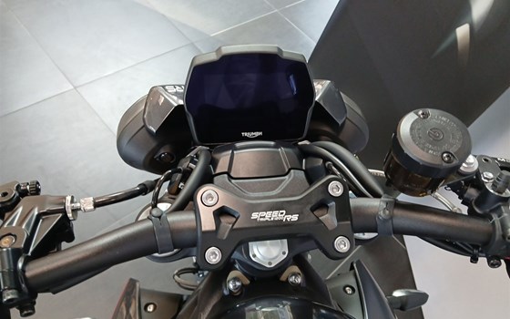 Gebrauchtmotorrad Triumph Speed Triple 1200 RS - Bild 7 Gebrauchtmotorrad Triumph Speed Triple 1200 RS - Bild 7