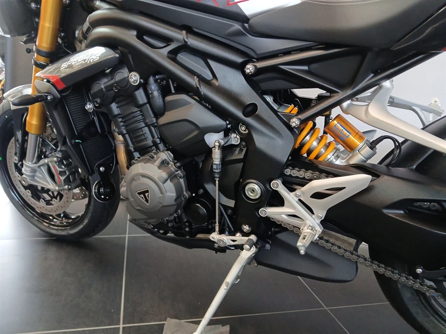 Angebot Triumph Speed Triple 1200 RS Bild 8: Angebot Triumph Speed Triple 1200 RS