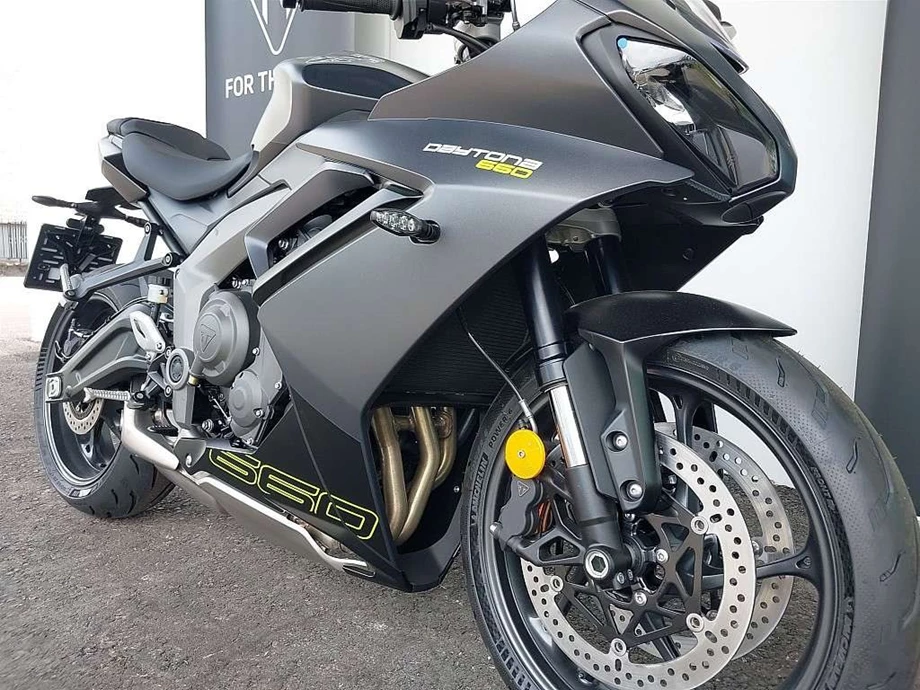 Angebot Triumph Daytona 660 Bild 6: Angebot Triumph Daytona 660