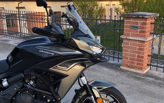 Gebrauchtmotorrad Kawasaki Versys 650 - Bild 2 Gebrauchtmotorrad Kawasaki Versys 650 - Bild 2