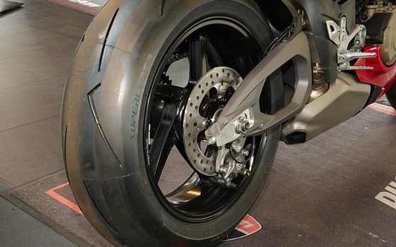 Neufahrzeug Ducati Panigale V4 S - Bild 3