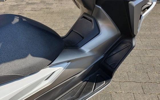 Gebrauchtmotorrad Honda Forza 350 - Bild 6