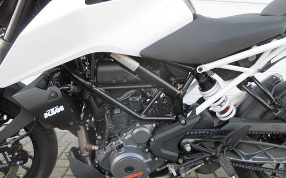 Gebrauchtmotorrad KTM 390 Duke - Bild 7