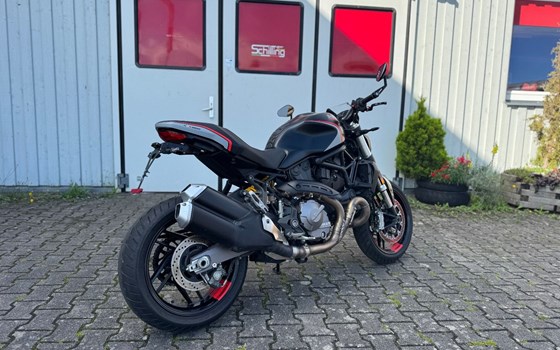 Gebrauchtmotorrad Ducati Monster 821 Dark - Bild 3