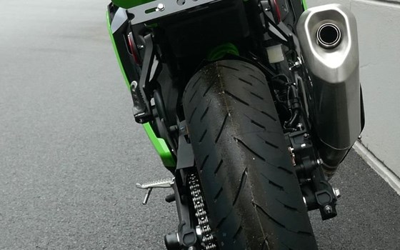 Neufahrzeug Kawasaki Ninja ZX-4RR - Bild 8