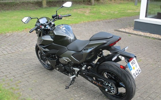 Gebrauchtmotorrad Kawasaki ZR-7 - Bild 2