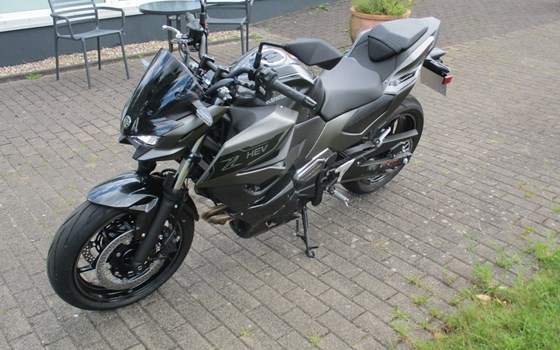 Gebrauchtmotorrad Kawasaki ZR-7 - Bild 9