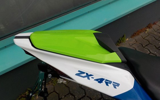 Gebrauchtmotorrad Kawasaki Ninja ZX-4RR 40th Anniversary Edition - Bild 6