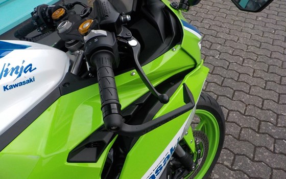 Gebrauchtmotorrad Kawasaki Ninja ZX-4RR 40th Anniversary Edition - Bild 7
