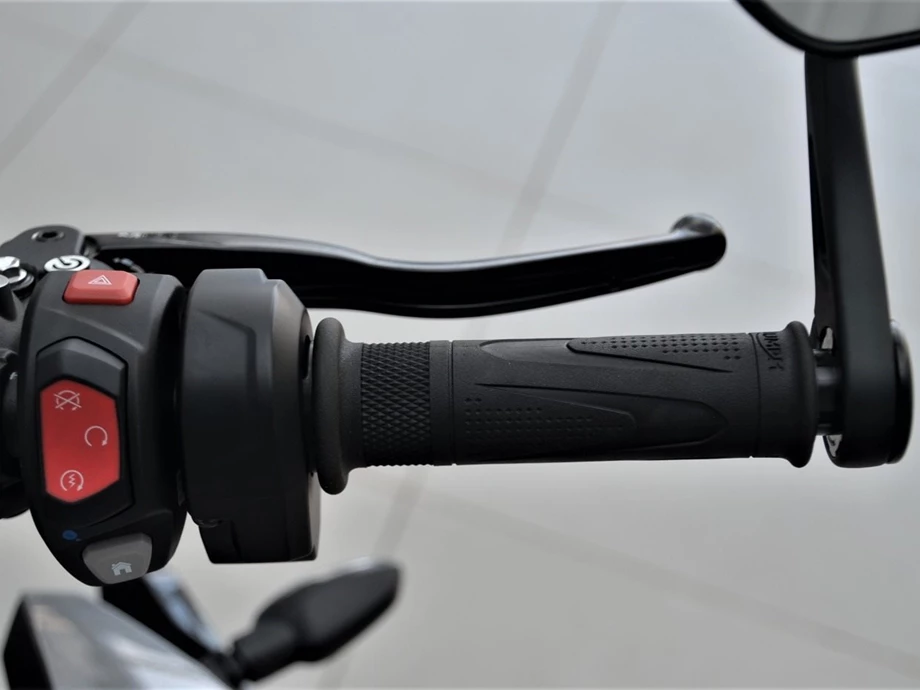 Angebot Triumph Street Triple RS Bild 11: Angebot Triumph Street Triple RS