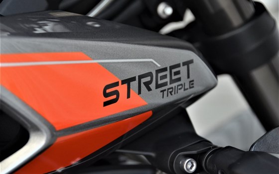 Neufahrzeug Triumph Street Triple RS - Bild 13