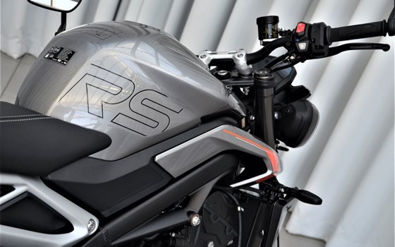 Neufahrzeug Triumph Street Triple RS - Bild 14