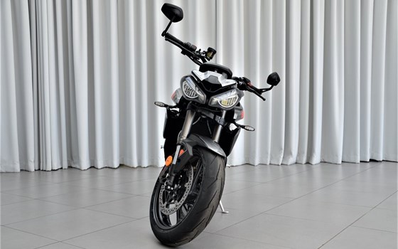Neufahrzeug Triumph Street Triple RS - Bild 9