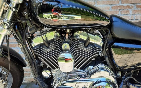 Gebrauchtmotorrad Harley-Davidson Sportster XL 1200C Custom - Bild 2 Gebrauchtmotorrad Harley-Davidson Sportster XL 1200C Custom - Bild 2