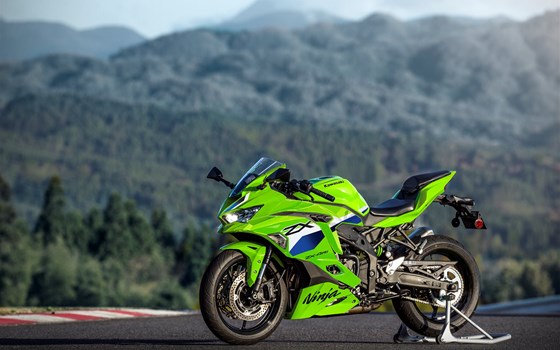 Neufahrzeug Kawasaki Ninja ZX-4RR - Bild 12