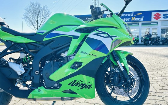 Neufahrzeug Kawasaki Ninja ZX-4RR - Bild 13