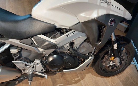 Gebrauchtmotorrad Honda VFR800X Crossrunner - Bild 14 Gebrauchtmotorrad Honda VFR800X Crossrunner - Bild 14