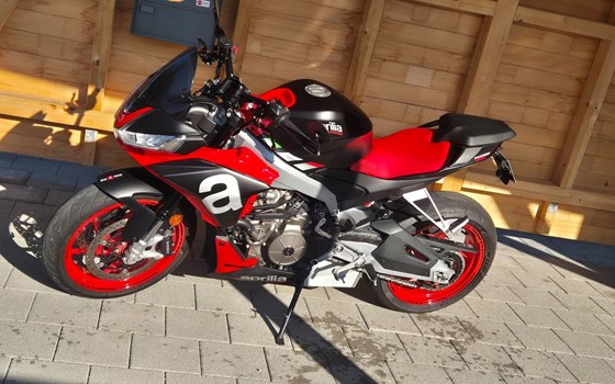 Motorrad Occasion Aprilia Tuono 660 - Bild 5