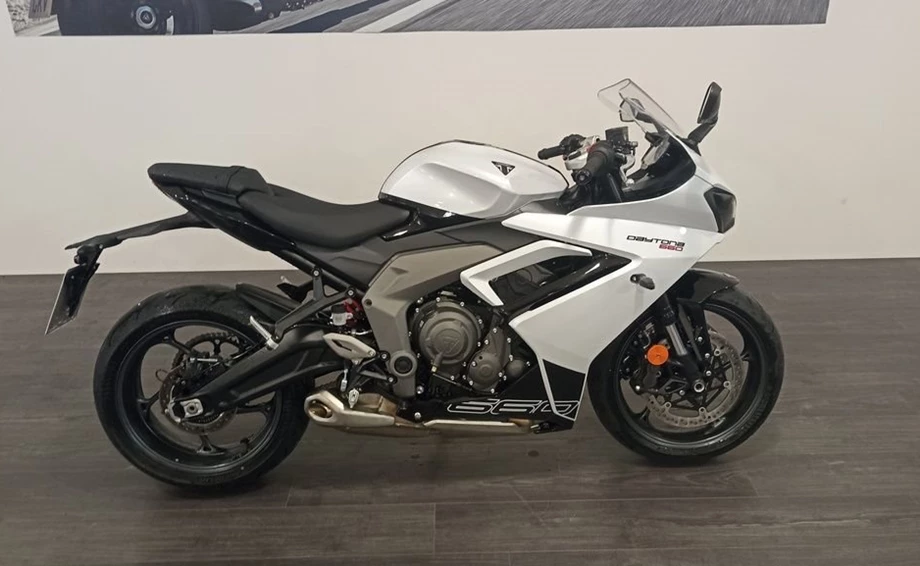 Angebot Triumph Daytona 660 Bild 3: Angebot Triumph Daytona 660